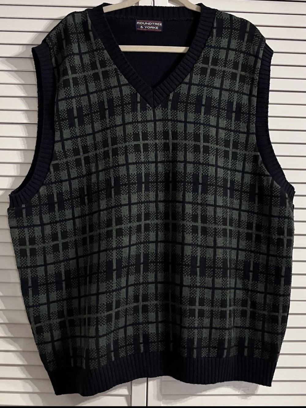 Roundtree & Yorke Men Sweater Vest